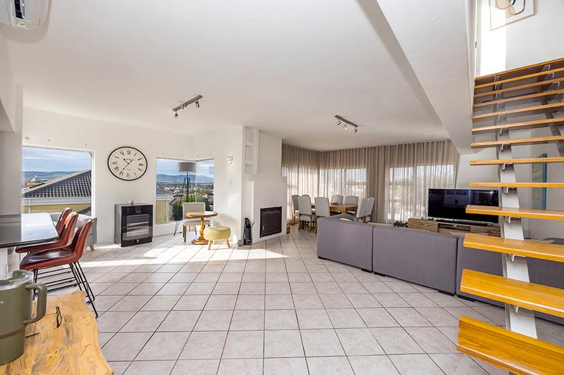 To Let 4 Bedroom Property for Rent in West Beach Western Cape